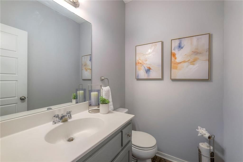710 N Laurel Street — photo 28
