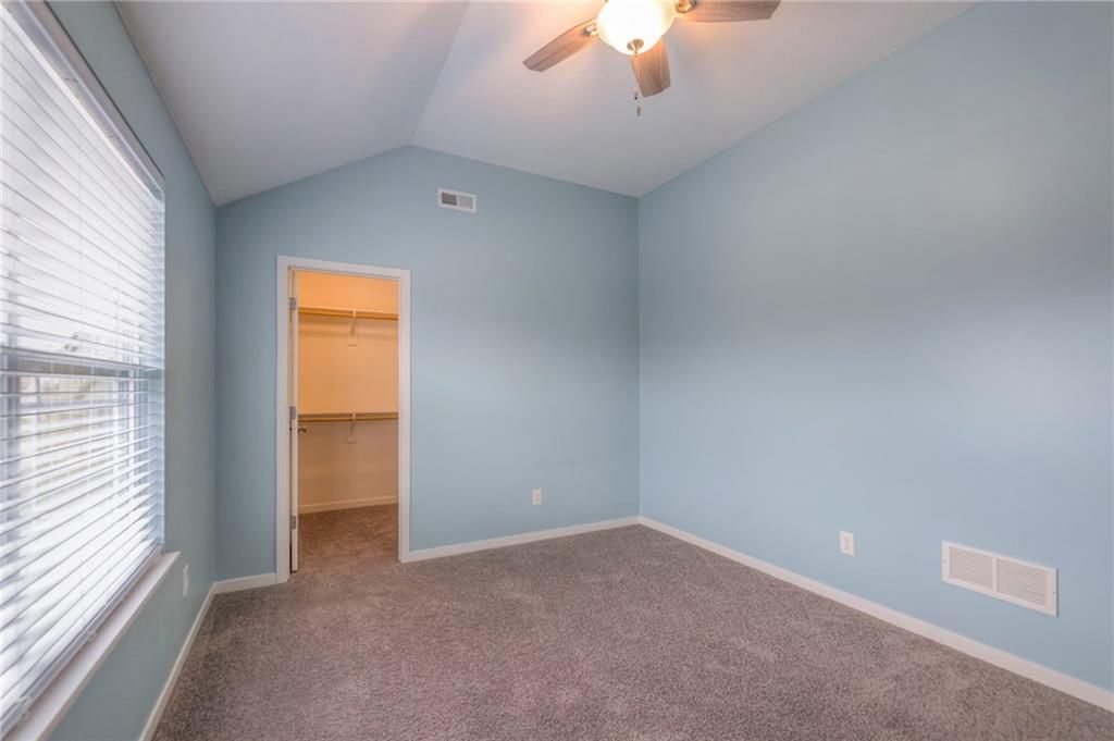 710 N Laurel Street — photo 31