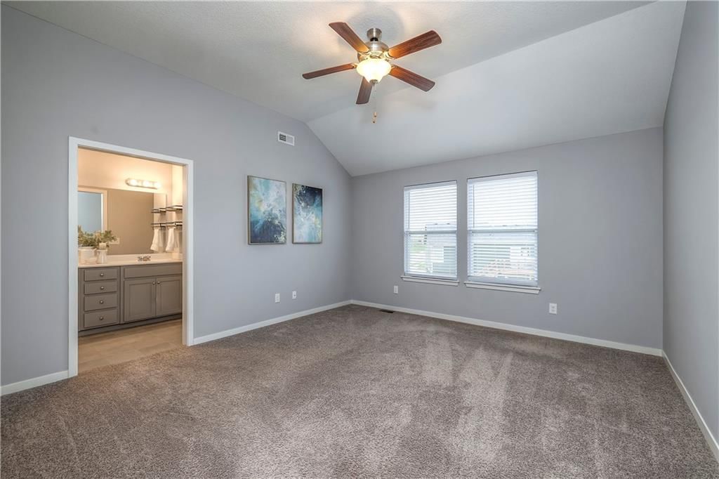 710 N Laurel Street — photo 35