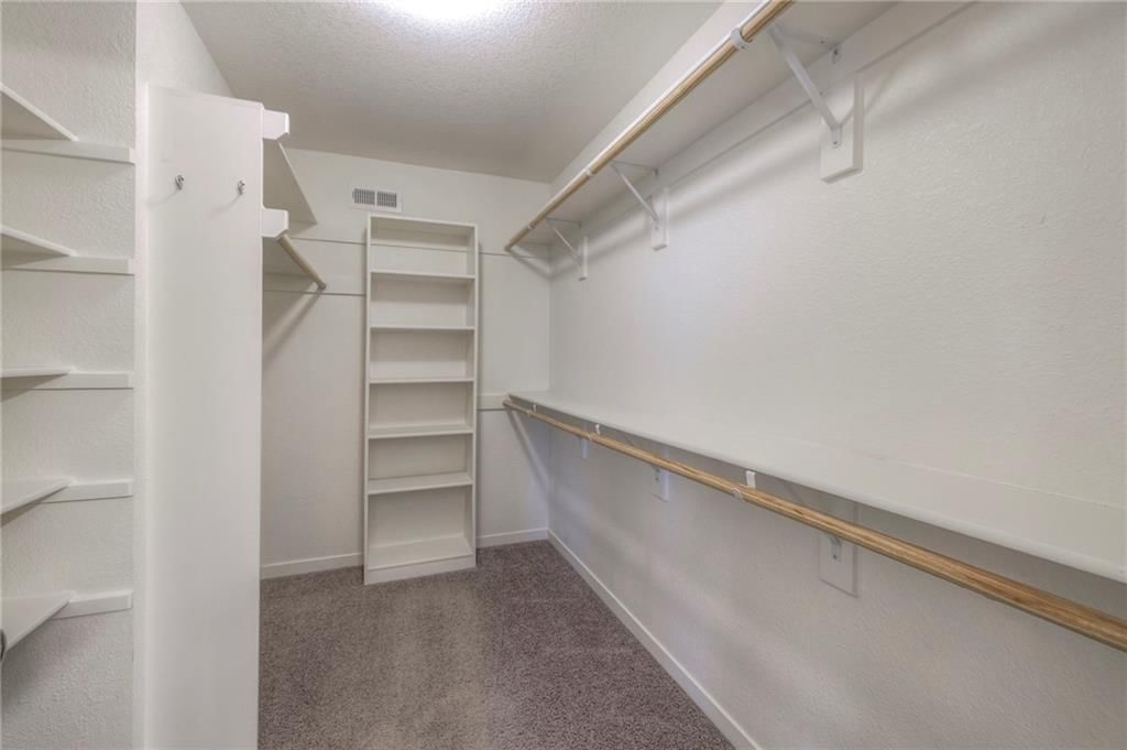710 N Laurel Street — photo 39