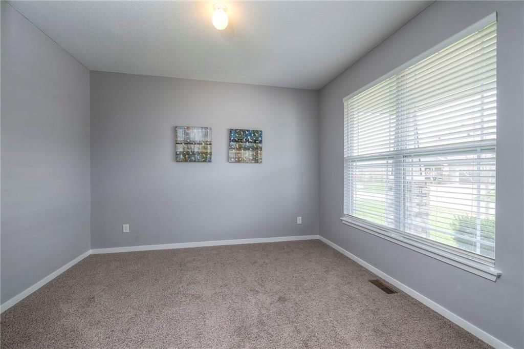 710 N Laurel Street — photo 5