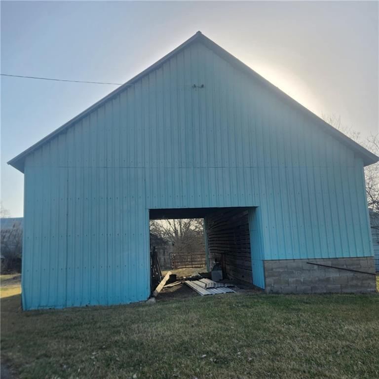 1101 E WALNUT Street — photo 4