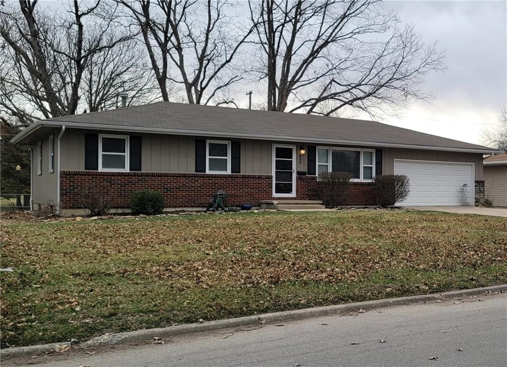 1317 S Elm Street — photo 2