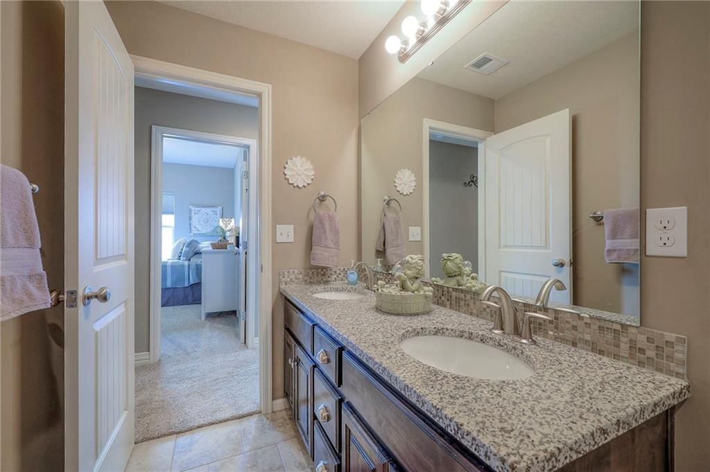 12101 S Pine Street — photo 28