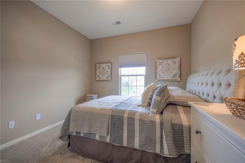 12101 S Pine Street — photo 31