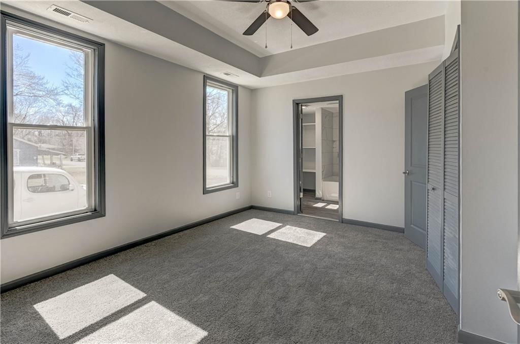 407 W 5th Street — photo 11