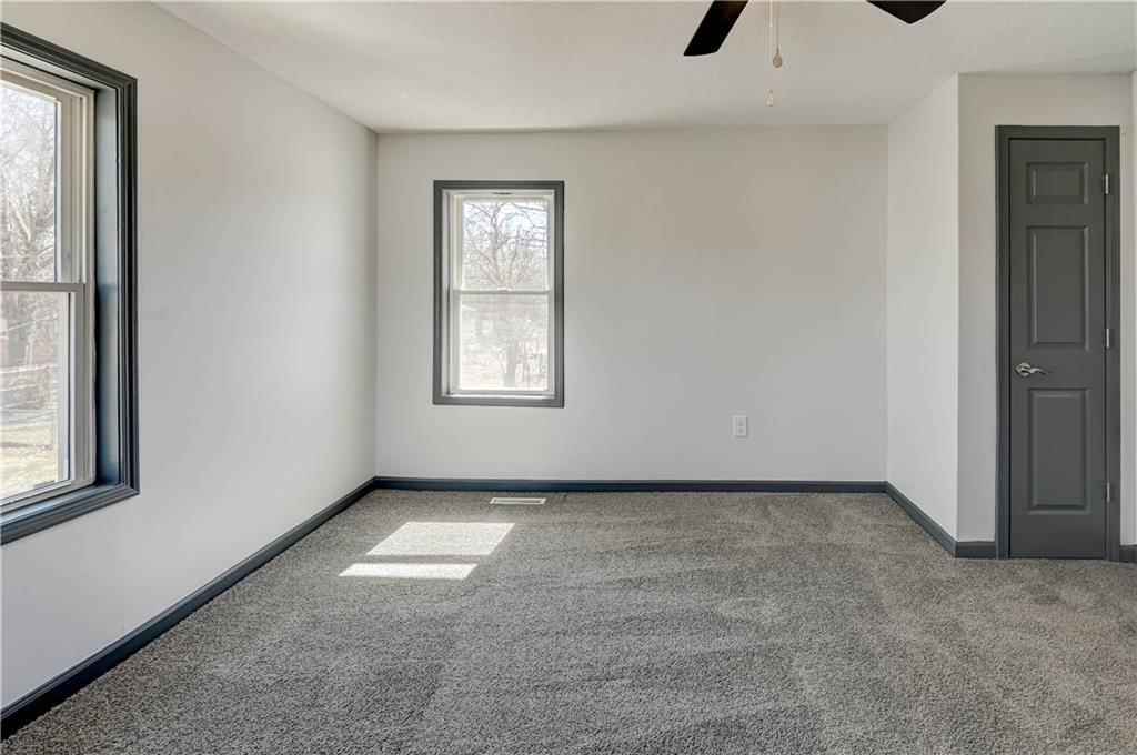 407 W 5th Street — photo 19