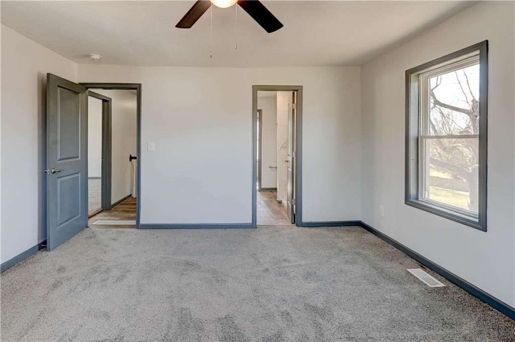 407 W 5th Street — photo 22