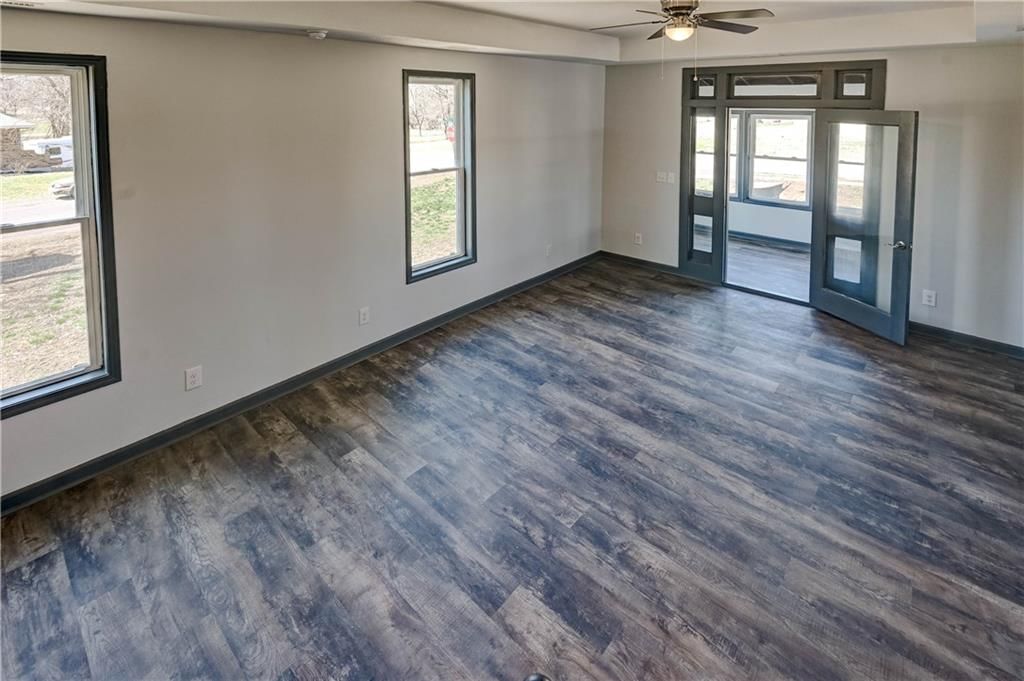 407 W 5th Street — photo 28