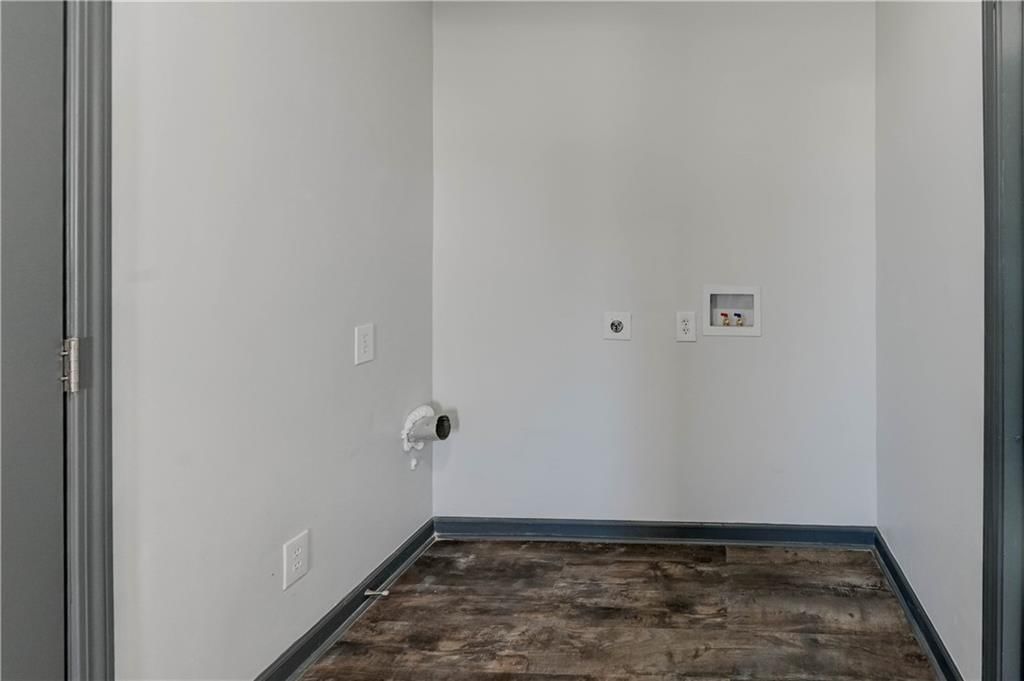 407 W 5th Street — photo 35