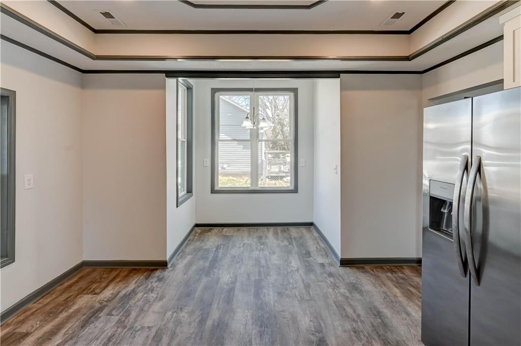 407 W 5th Street — photo 37