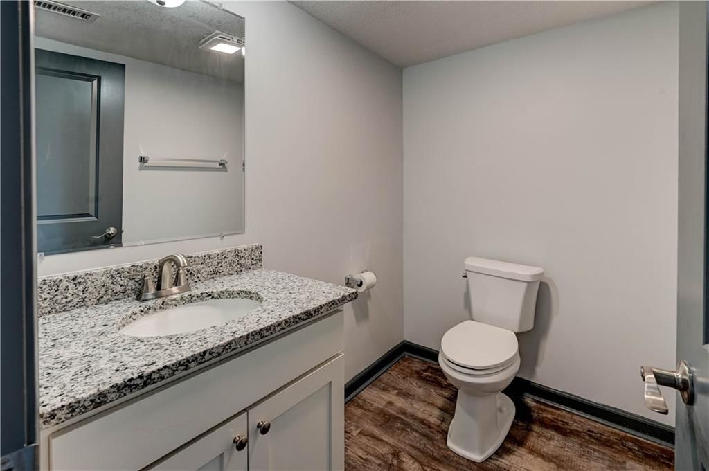407 W 5th Street — photo 7