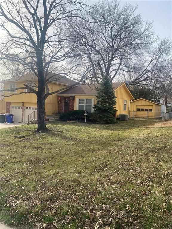 611 E Layton Drive — photo 2