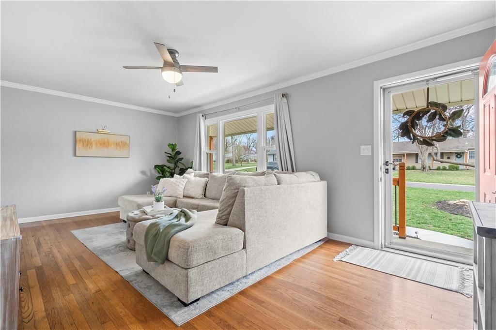 7306 Outlook Street — photo 6