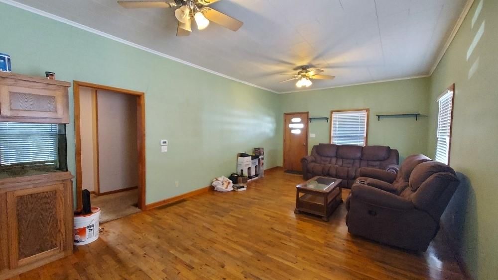 1604 N Elm N/A — photo 5