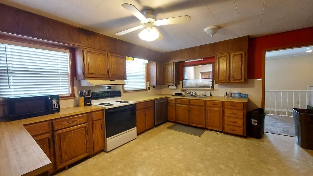 1604 N Elm N/A — photo 7