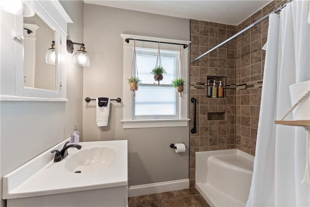 4233 Bell Street — photo 13