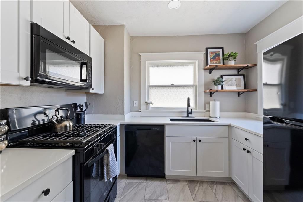 4233 Bell Street — photo 8