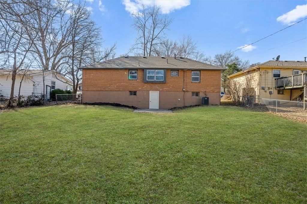 1303 Baltimore Street — photo 25