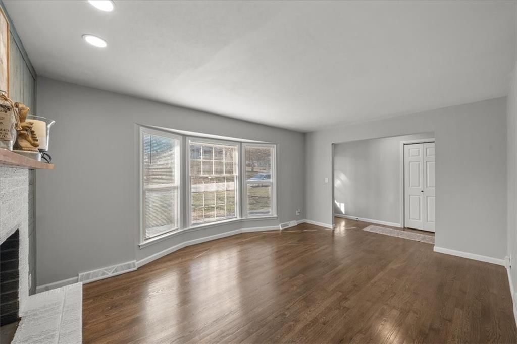 1303 Baltimore Street — photo 7