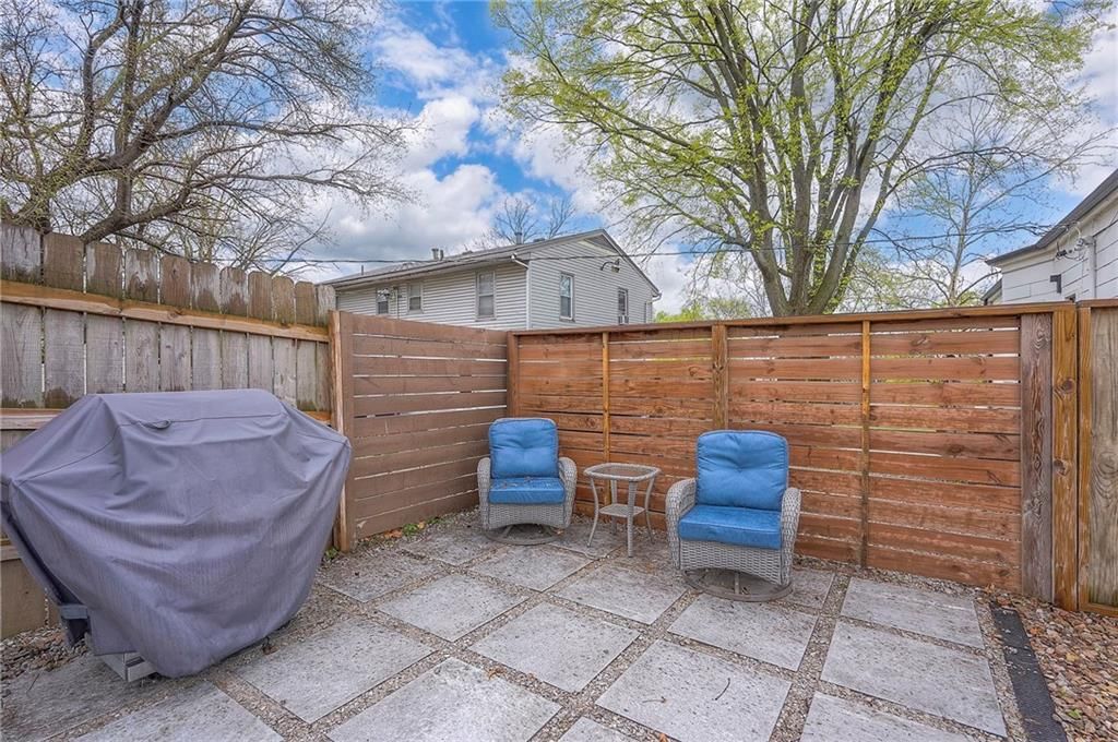 335 Maple Boulevard — photo 25