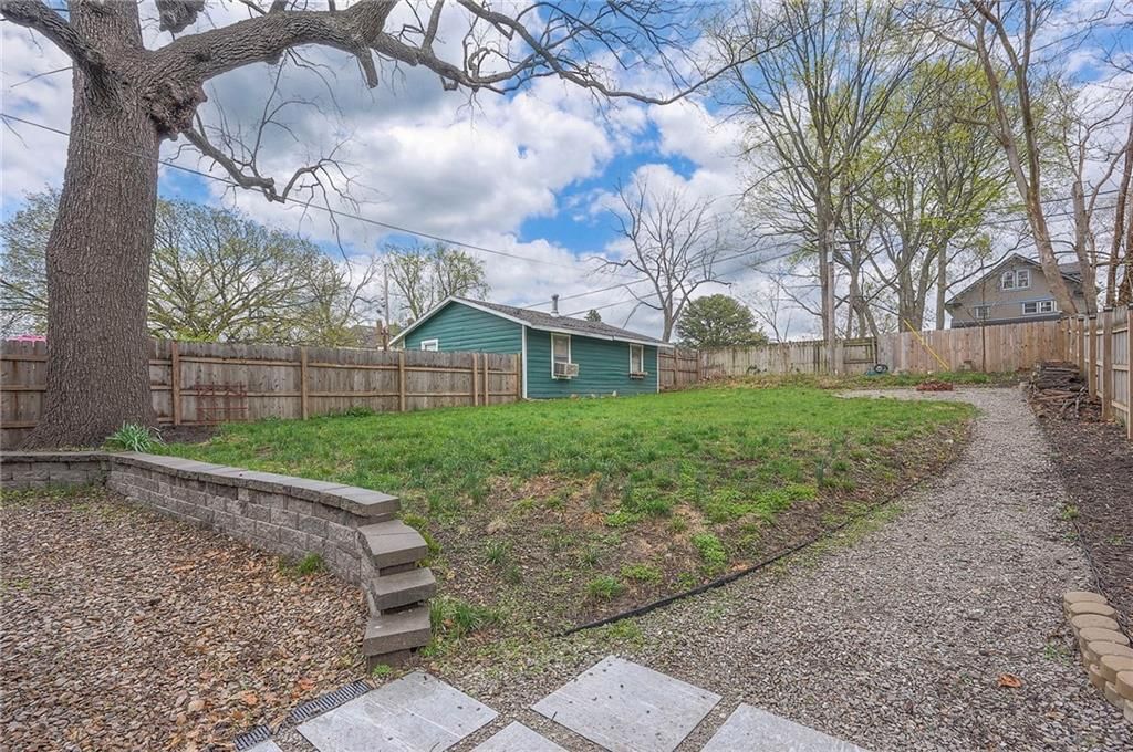 335 Maple Boulevard — photo 26