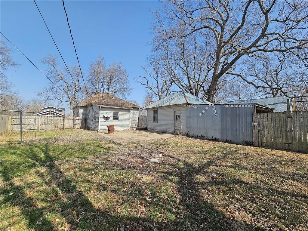 330 W 2nd Avenue — photo 3