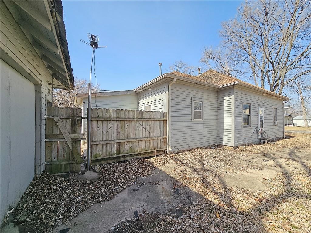 330 W 2nd Avenue — photo 5