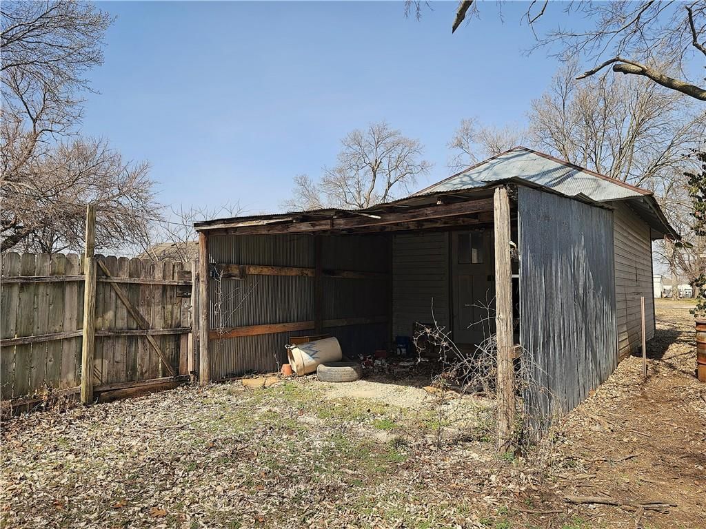 330 W 2nd Avenue — photo 6