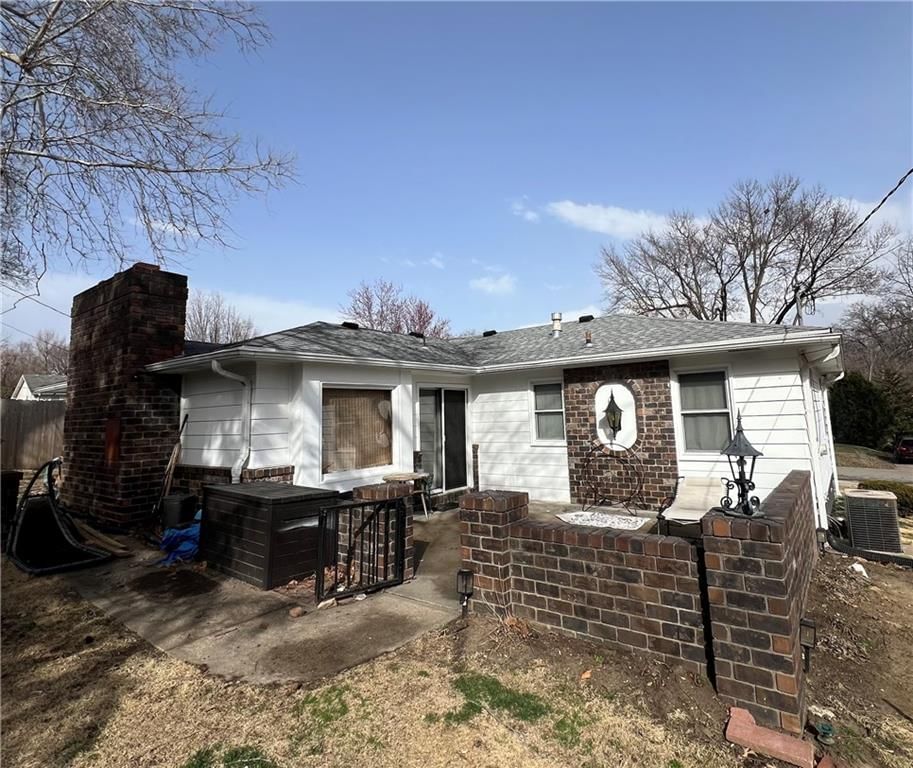 2604 Parallel Avenue — photo 3
