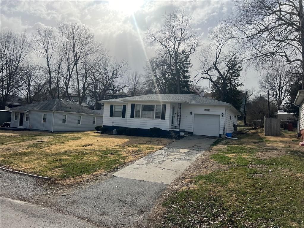 2604 Parallel Avenue — photo 35
