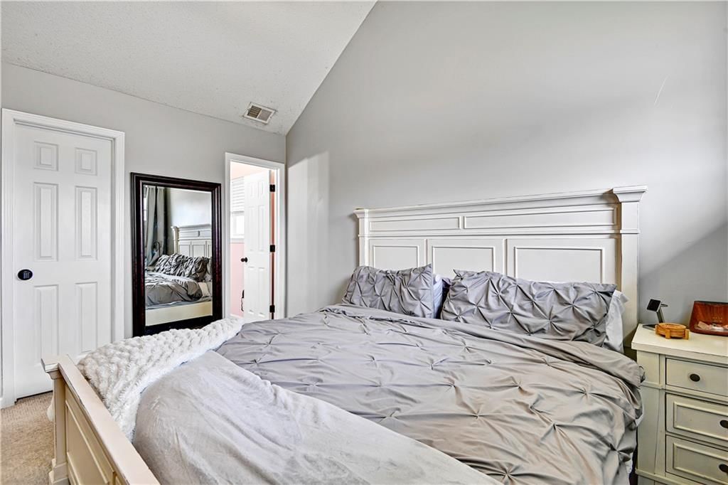820 N Poplar Street — photo 18