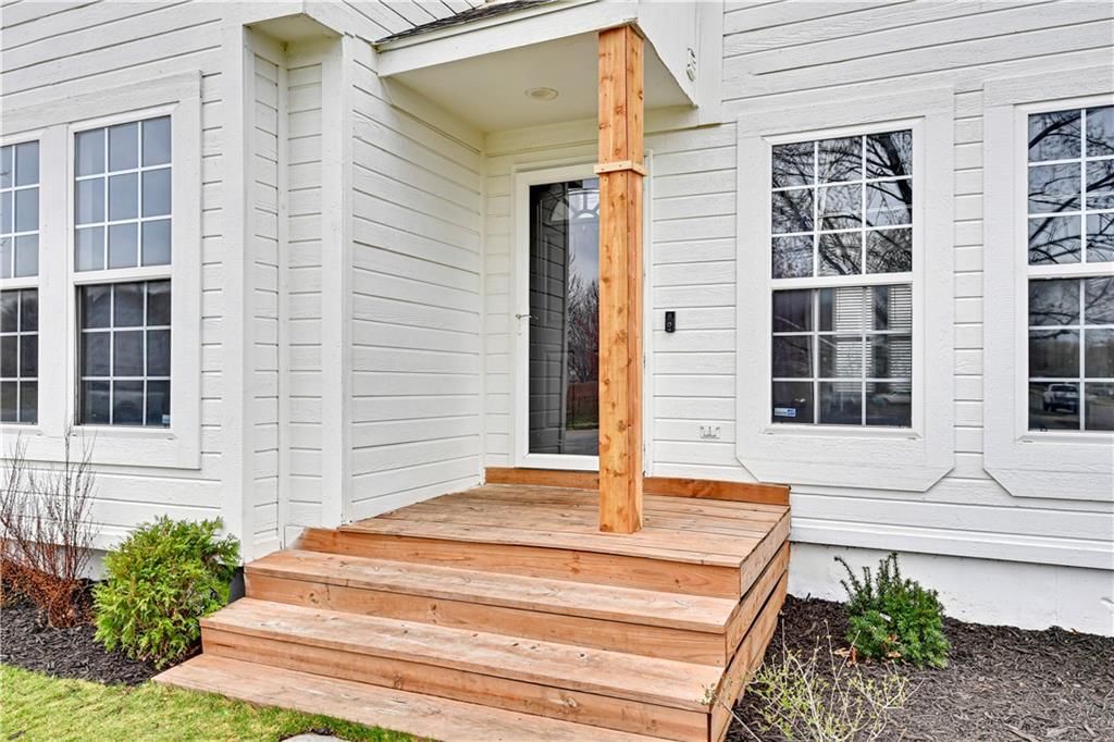 820 N Poplar Street — photo 3