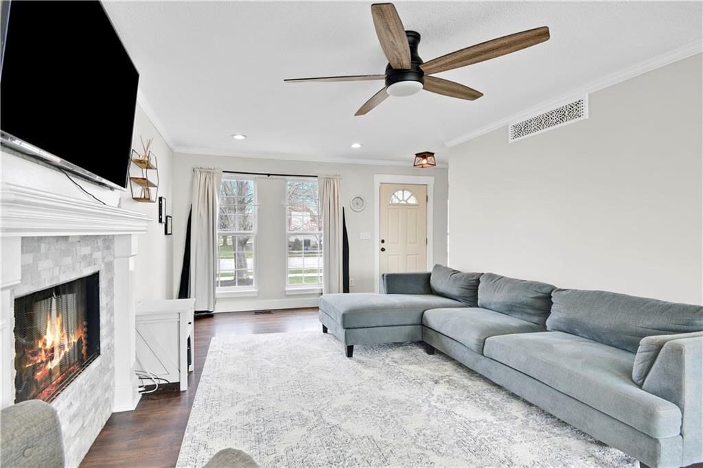 820 N Poplar Street — photo 6