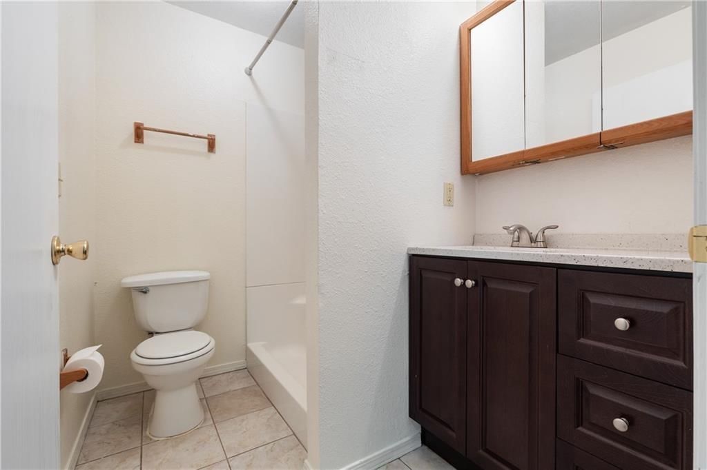 2810 Kensington Avenue — photo 7