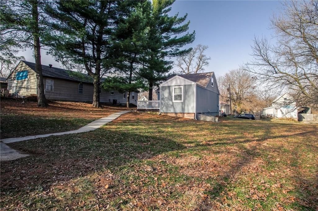 825 N Fuller Street — photo 23