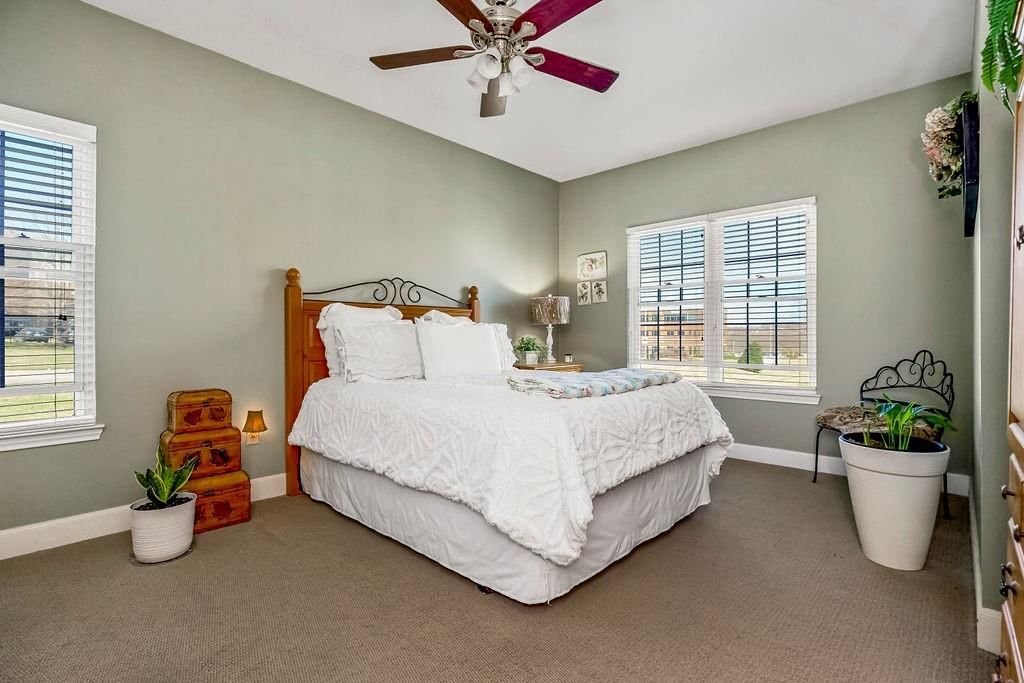 11610 Tomahawk Creek Parkway — photo 14
