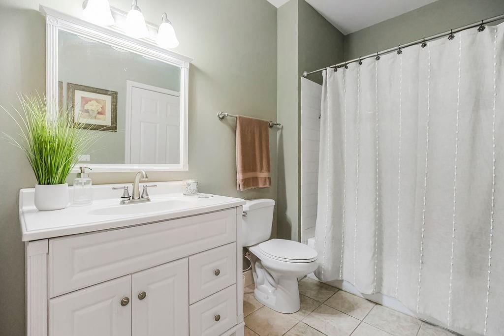 11610 Tomahawk Creek Parkway — photo 17
