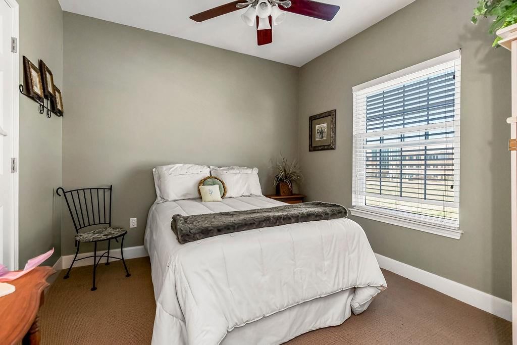 11610 Tomahawk Creek Parkway — photo 18