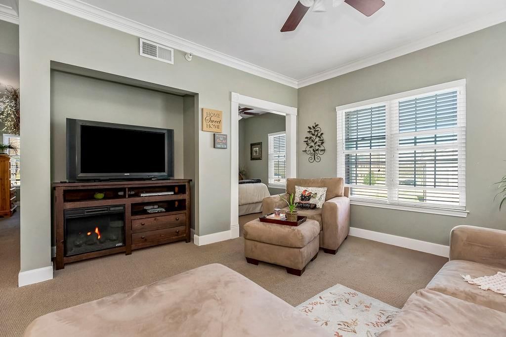 11610 Tomahawk Creek Parkway — photo 6