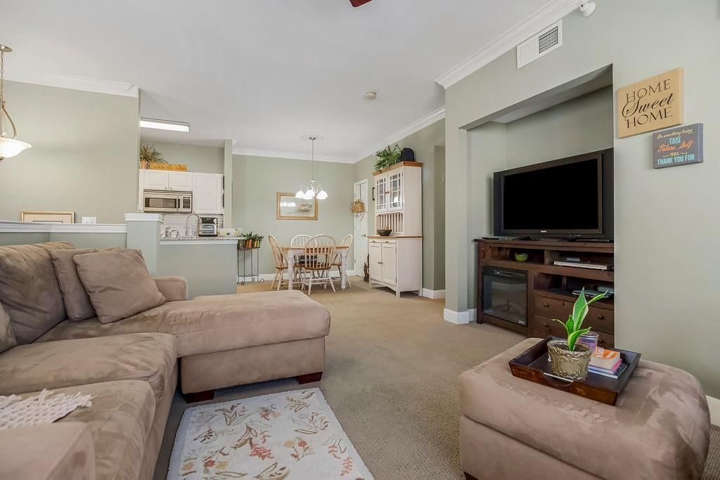 11610 Tomahawk Creek Parkway — photo 8