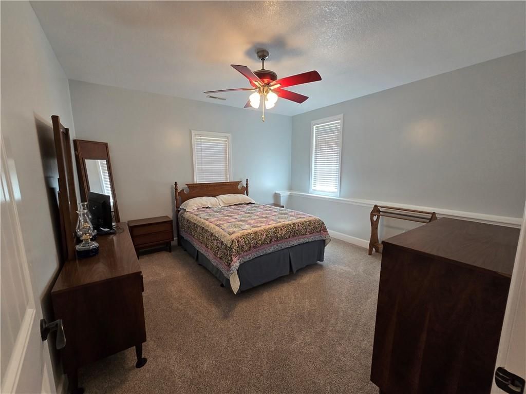 1219 Holland Square — photo 35