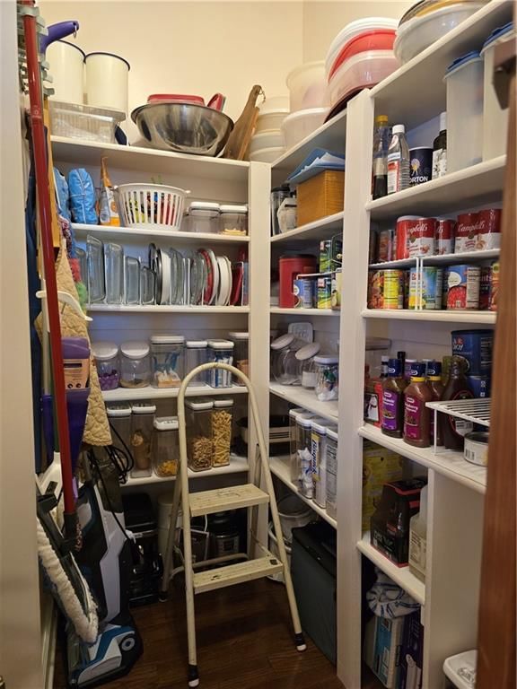 1219 Holland Square — photo 9