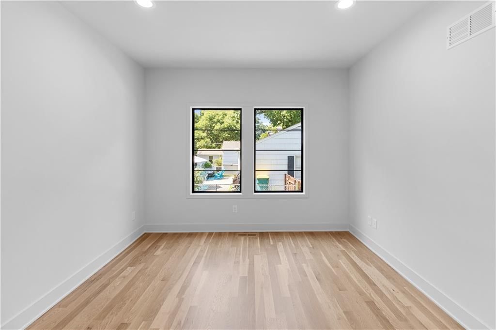 2300 W 71st Terrace — photo 23