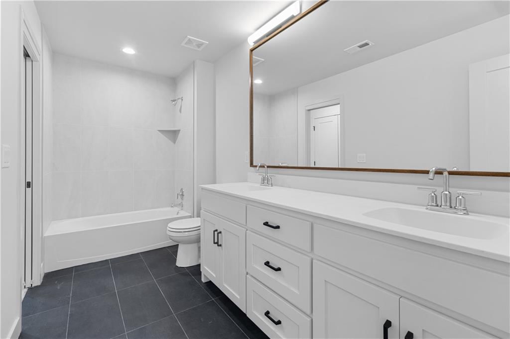 2300 W 71st Terrace — photo 34