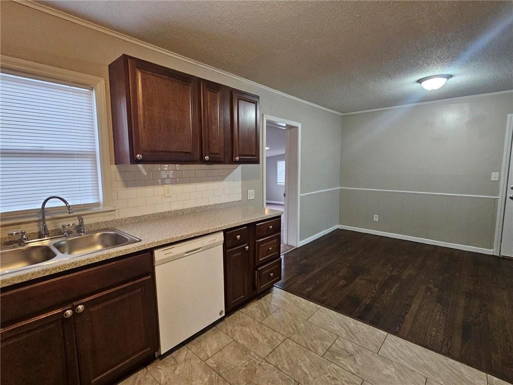 10501 E 60 Terrace — photo 11