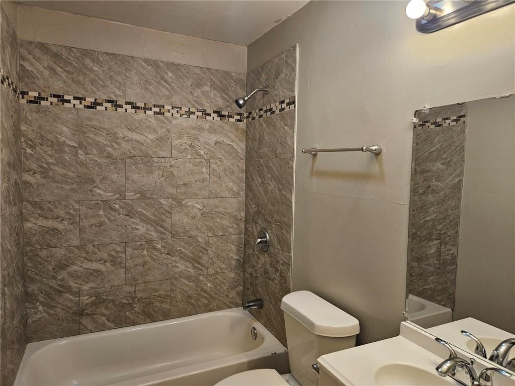 10501 E 60 Terrace — photo 15