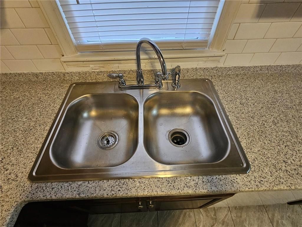 10501 E 60 Terrace — photo 10