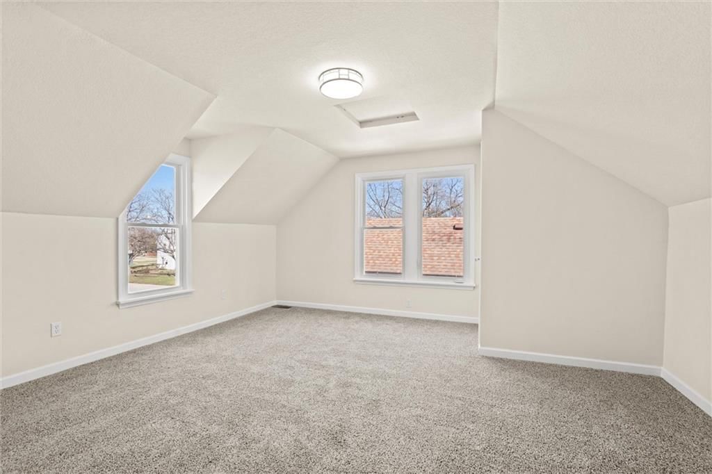 234 W 7th Street — photo 16