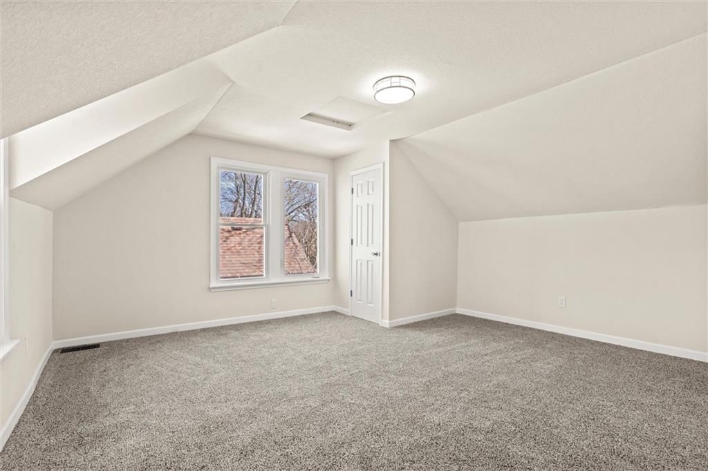 234 W 7th Street — photo 17
